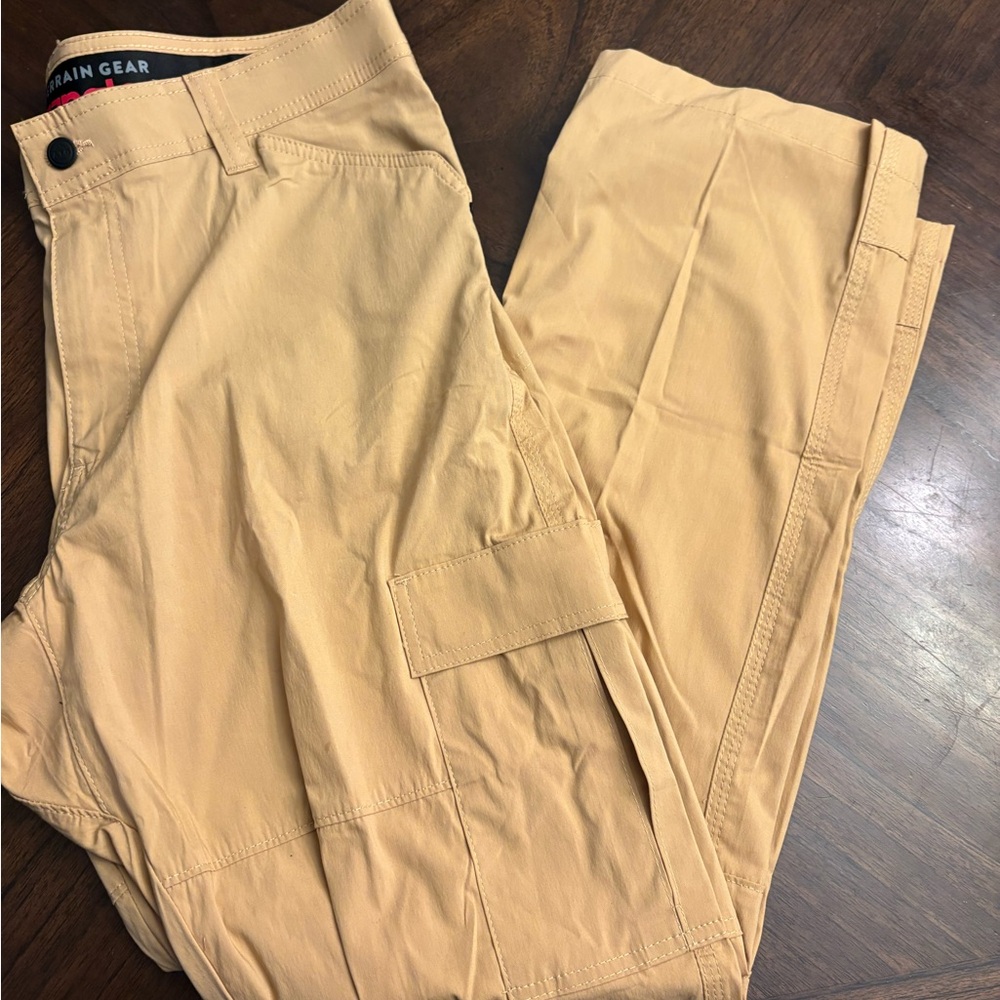 Men’s Wrangler Range Cargo Pant Tan  34x30 New